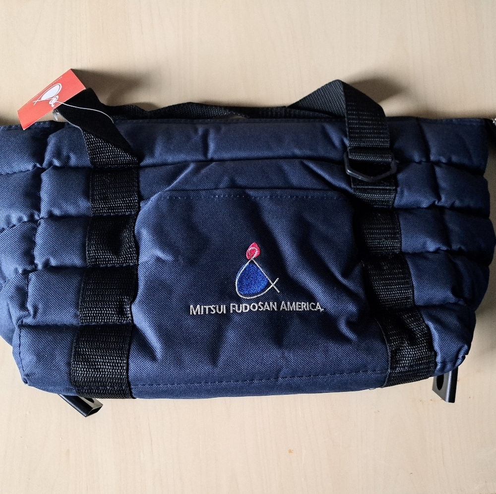 NWT insulation shopping bag